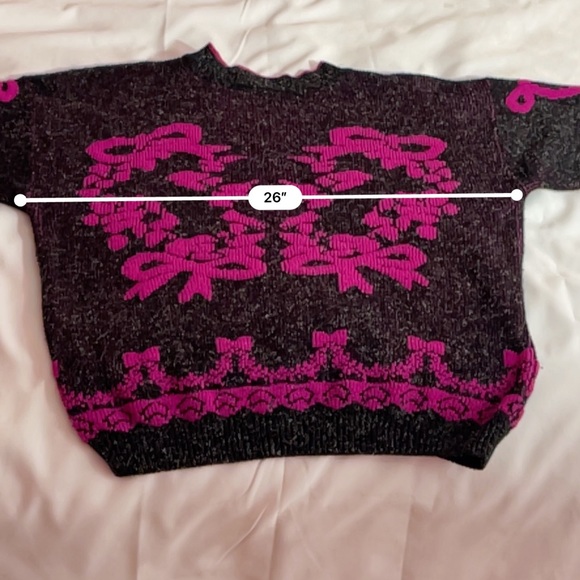 Vintage Black & Pink Knit Sweater 🔲🎀🖤 - Picture 7 of 8